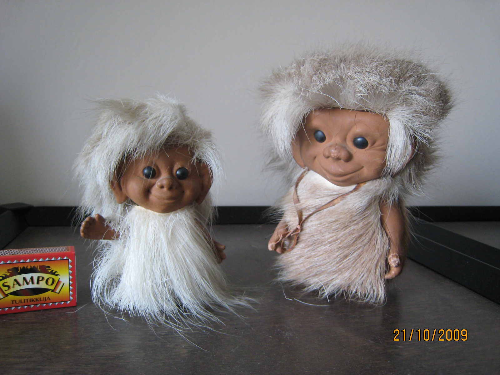 68 - Peikot. Kumiseos ja poronnahkaa, silmÃ¤t keramiikkaa